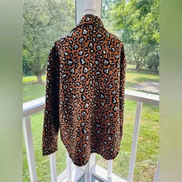 Simply Southern animal print shacket large - Picture 6 of 8